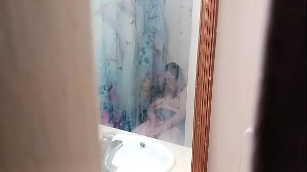 热Caught step mom in bathroom masterbating细夹