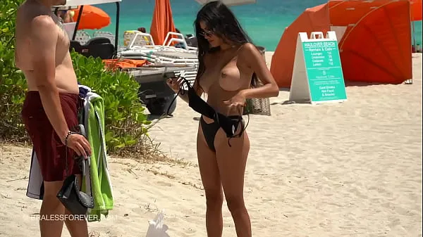 Menő Huge boob hotwife at the beach finom klipek