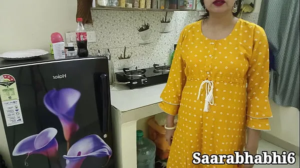 Vroči hot Indian stepmom got caught with condom before hard fuck in closeup in Hindi audio. HD sex video fini posnetki