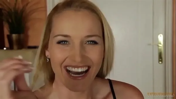 Hotte step Mother discovers that her son has been seeing her naked, subtitled in Spanish, full video here fine klip