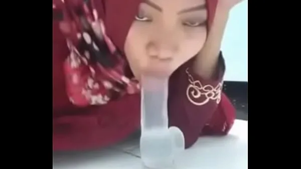 Горячие Азиатская мусульманка скачет на дилдопрекрасные клипы
