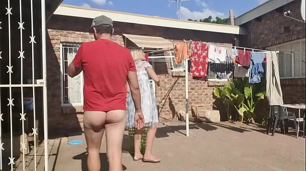 Vroči Outdoor fucking while taking off the laundry fini posnetki