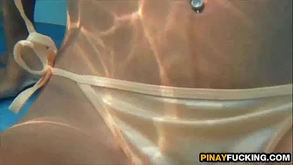 Two Filipina Amateurs Fingered At The Pool Klip halus panas
