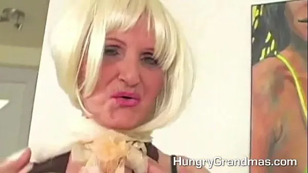 Hotte Horny Blonde Granny Whore Fucks y fine klip