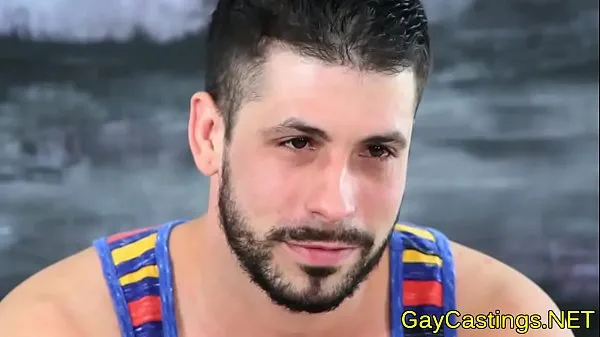 Hete Spanish hunk sucks cock at gaycastings fijne clips